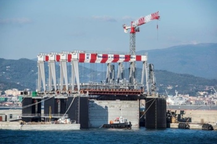 Cuneo deve guardare verso il mare, Dardanello: "La piattaforma Maersk a Vado Ligure avrà riflessi anche sul nostro futuro" Cuneo deve guardare verso il mare, Dardanello: "La piattaforma Maersk a Vado Ligure avrà riflessi anche sul nostro futuro"