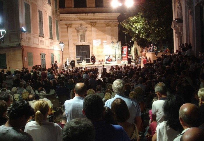 Parole Ubikate in mare, ad Albissola lo psichiatra Paolo Crepet per presentare "Lezioni di sogni. Un metodo educativo ritrovato"