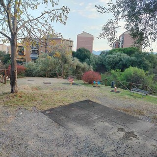 Savona, giochi per i bambini rotti al parco della Rocca, Parodi: "Dobbiamo trovare le risorse per sistemarli" Savona, giochi per i bambini rotti al parco della Rocca, Parodi: "Dobbiamo trovare le risorse per sistemarli"