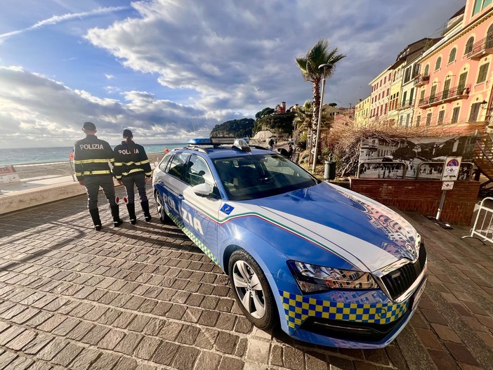 Controlli della Polizia Stradale: accertate 11 violazioni, 6 per guida in stato di ebbrezza con 95 punti patente decurtati