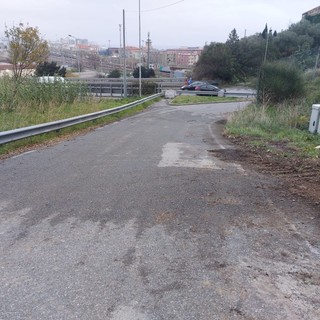 Savona, perdita d'acqua in via Rinaldo Negri: vigili del fuoco mobilitati