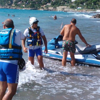 Vivere il mare in assoluta sicurezza, anche con disabilità motorie: ne parliamo ad Andora con la Polizia di Stato (FOTO e VIDEO)