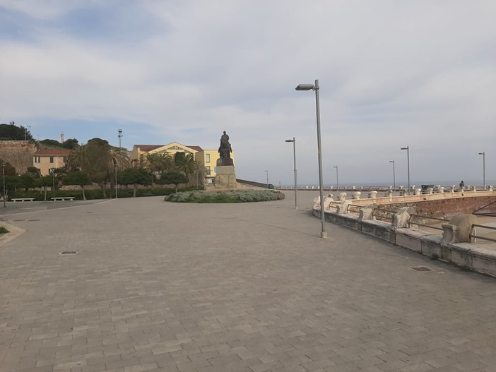 Savona, due passi in un Prolungamento praticamente deserto (FOTO) Savona, due passi in un Prolungamento praticamente deserto (FOTO)