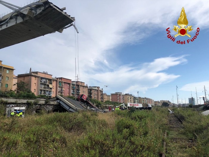 Viadotto Polcevera: Autostrade per l'Italia esprime cordoglio per le vittime e ringrazia i soccorritori Viadotto Polcevera: Autostrade per l'Italia esprime cordoglio per le vittime e ringrazia i soccorritori