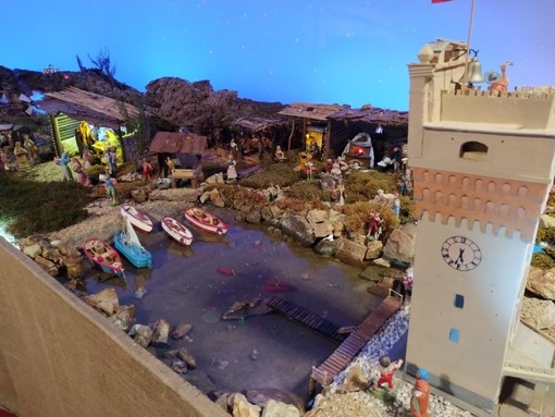 A Savona tornano il "Presepe in riva al mare" di Assonautica e l'ecologico "albero dei rifiuti" A Savona tornano il "Presepe in riva al mare" di Assonautica e l'ecologico "albero dei rifiuti"