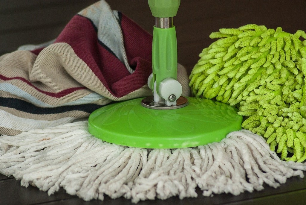 I vantaggi di pulire con il mocio rotante 