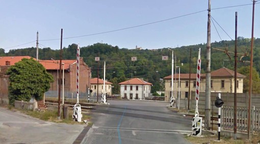Lavori presso il passaggio a livello di Cengio, l'amministrazione: "È una strada provinciale, non abbiamo voce in capitolo" Lavori presso il passaggio a livello di Cengio, l'amministrazione: "È una strada provinciale, non abbiamo voce in capitolo"