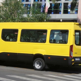 Bimbo dimenticato sullo scuolabus: proseguono le indagini per accertare eventuali responsabilità