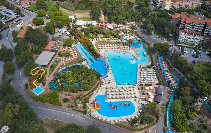 Il Parco Acquatico "Le Caravelle" di Ceriale acquisito da "Poggio 13"