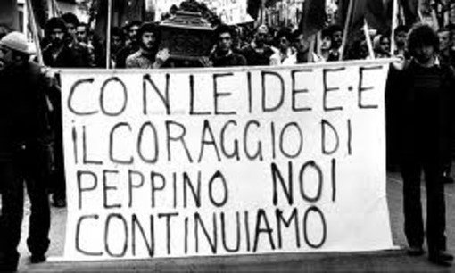 La lotta alla mafia sul muretto dei Fieui di caruggi di Albenga