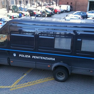 La Polizia Penitenziaria lancia la protesta : al Via la protesta Sit-in e  scheda bianca alle regionali