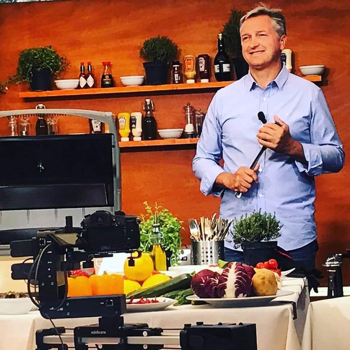 Coronavirus, 250mila mascherine al giorno da aprile: a Varazze è realtà grazie all'iniziativa di Davide Petrini