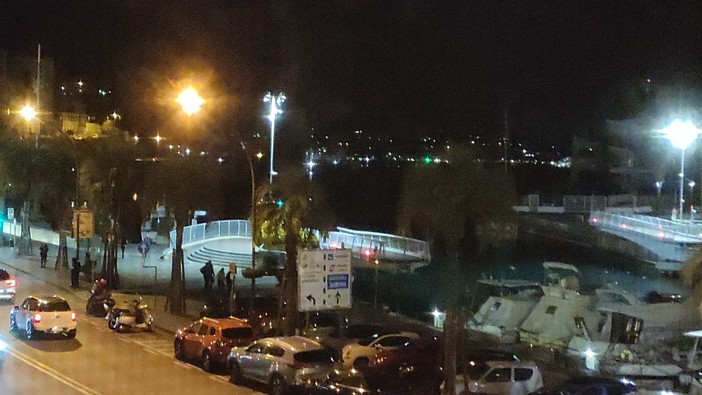 Savona, nuovo stop per il ponte della Darsena: scattato il sistema di sicurezza (FOTO) Savona, nuovo stop per il ponte della Darsena: scattato il sistema di sicurezza (FOTO)