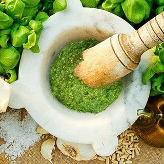 Basilico e mortaio: 1500 bambini e ragazzi imparano a fare il pesto come una volta
