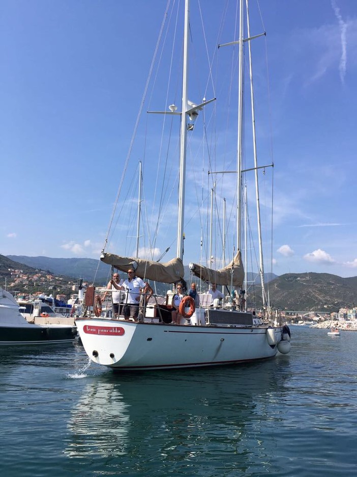 "A gonfie vele": prosegue il viaggio della nave-scuola Leon Pancaldo