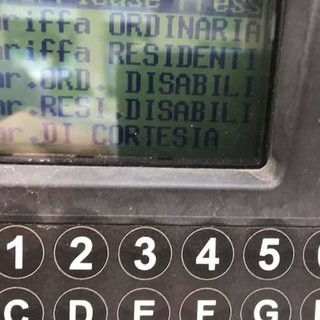 Varazze, disabili devono pagare parcheggi blu. Il sindaco: "Tariffe concordate, nessuno si è lamentato"