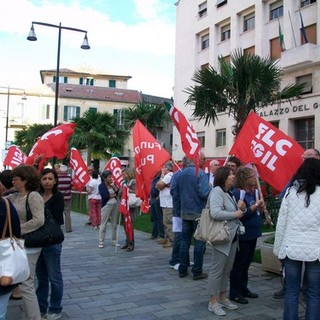 Savona: la campanella del primo giorno di scuola suona fra proteste e riforma