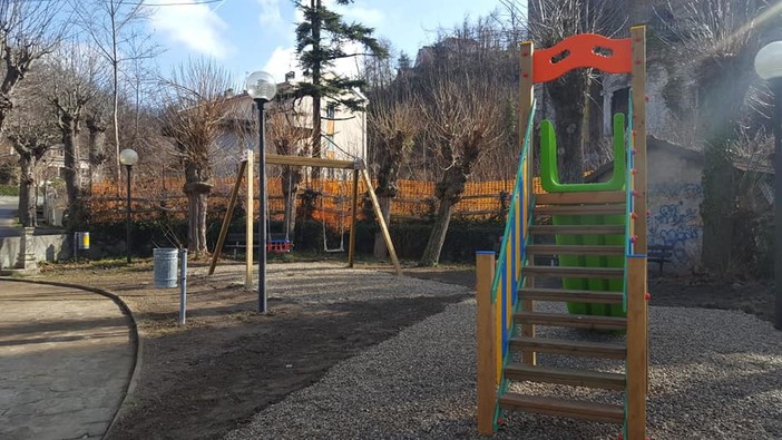 Altare, restaurato il parco giochi "Riccardo Richebuono" (FOTO) Altare, restaurato il parco giochi "Riccardo Richebuono" (FOTO)