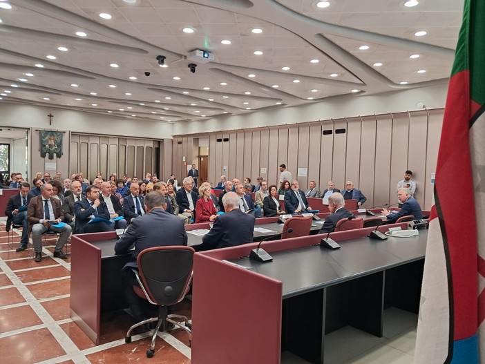 Agcom: "L'evento 'Patto per le infrastrutture' organizzato in Provincia viola il divieto di comunicazione istituzionale" Agcom: "L'evento 'Patto per le infrastrutture' organizzato in Provincia viola il divieto di comunicazione istituzionale"