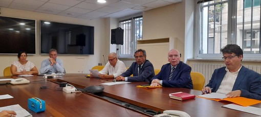 Uso di droghe, l'età si abbassa a 12 anni. Un protocollo di Asl e Prefettura per interventi a sostegno dei giovani Uso di droghe, l'età si abbassa a 12 anni. Un protocollo di Asl e Prefettura per interventi a sostegno dei giovani