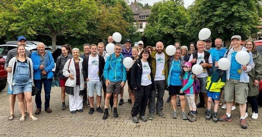 Dalla Foresta Nera a Savona a piedi nel ricordo del loro piccolo mancato a 17 giorni: l'impresa di una coppia tedesca Dalla Foresta Nera a Savona a piedi nel ricordo del loro piccolo mancato a 17 giorni: l'impresa di una coppia tedesca