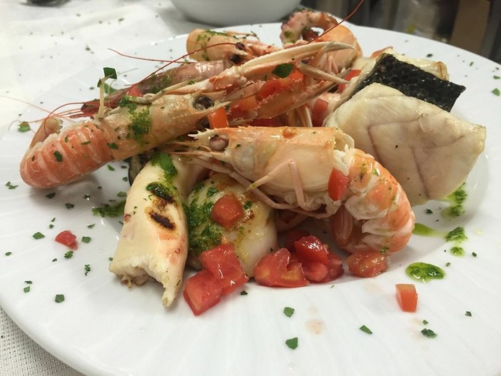 Per Capodanno al ristorante Il Golfo di Diano Marina un menù composto da pesce e specialità locali Per Capodanno al ristorante Il Golfo di Diano Marina un menù composto da pesce e specialità locali