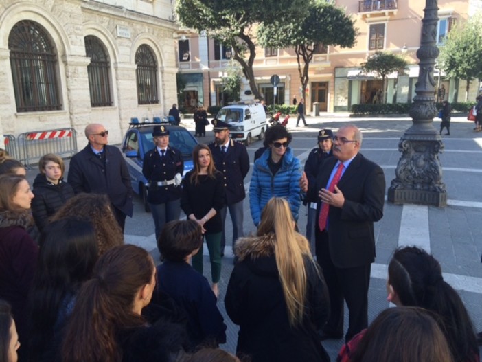 La Polizia di Stato contro la violenza sulle donne La Polizia di Stato contro la violenza sulle donne