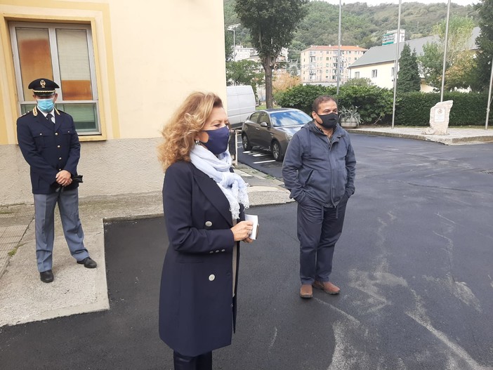 Aggressione alle Trincee, il Questore incontra la comunità ecuadoriana: "No alle generalizzazioni, si tratta di una questione di rispetto" (VIDEO) Aggressione alle Trincee, il Questore incontra la comunità ecuadoriana: "No alle generalizzazioni, si tratta di una questione di rispetto" (VIDEO)