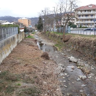 Carcare, continua l'attività di prevenzione dei rischi alluvionali: intervento sul rio Nanta (FOTO)