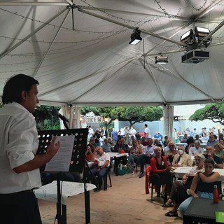 Savona 2021, si accende la campagna elettorale e Russo stuzzica Schirru e Toti: "Non ho investiture dall'alto, basta le logiche delle bandiere sulla città" (FOTO) Savona 2021, si accende la campagna elettorale e Russo stuzzica Schirru e Toti: "Non ho investiture dall'alto, basta le logiche delle bandiere sulla città" (FOTO)