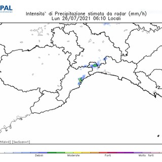 Maltempo, scattata l'allerta gialla per temporali nel savonese