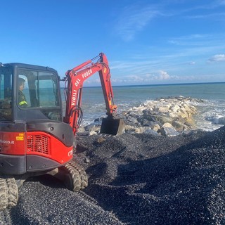 Albenga, senzatetto disperso: le ricerche sul litorale e in mare Albenga, senzatetto disperso: le ricerche sul litorale e in mare