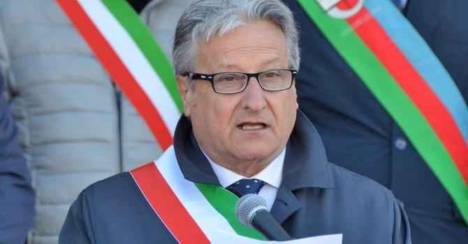 Dimissioni di Olivieri dalla Provincia, Mirri attacca: "Condizionato e tirato per la giacca da settori e da persone della sua stessa appartenenza politica" Dimissioni di Olivieri dalla Provincia, Mirri attacca: "Condizionato e tirato per la giacca da settori e da persone della sua stessa appartenenza politica"