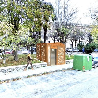 Finale, la minoranza: "Che fine hanno fatto i progetti sui bagni pubblici di Marina e Borgo?"