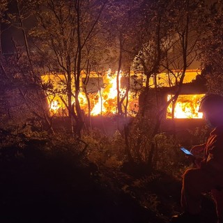 Noli, incendio divampato nella zona dell'eremo: situazione sotto controllo (FOTO)