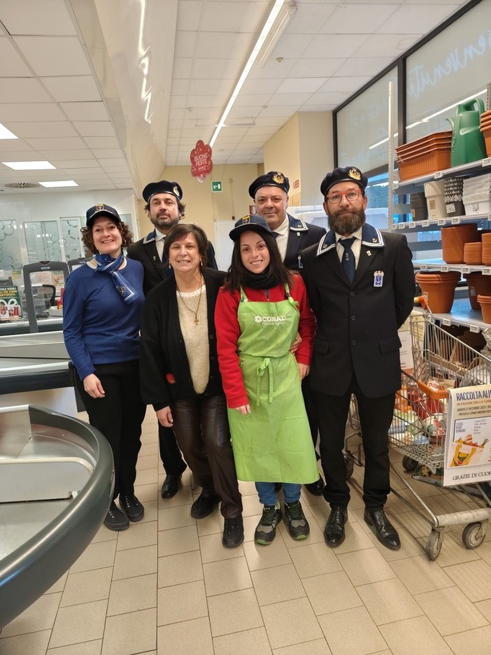 Andora, l'Anmi raccoglie i generi alimentari a favore della Caritas