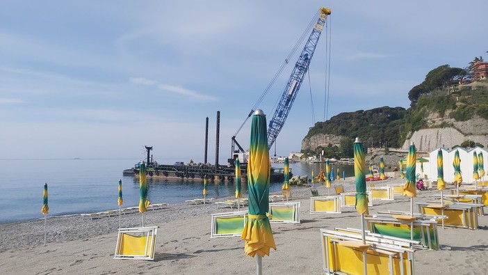 Celle, rimossi i massi dal rio Santa Brigida, verranno utilizzati nei pressi del molo Celle, rimossi i massi dal rio Santa Brigida, verranno utilizzati nei pressi del molo