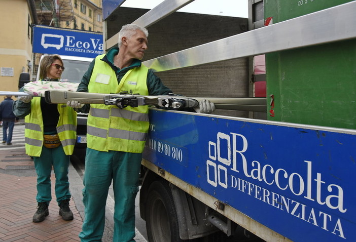 Stanziati quasi due milioni di euro per potenziare la raccolta differenziata in Liguria Stanziati quasi due milioni di euro per potenziare la raccolta differenziata in Liguria