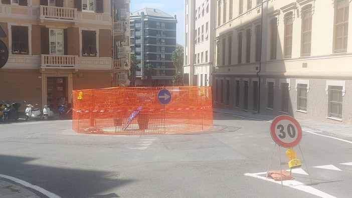 Savona, una nuova rotonda all'incrocio tra Via Mentana e Corso Italia