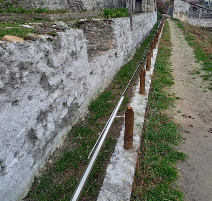 Ringhiera danneggiata a Calizzano, il comune: "Tristezza e incredulità" Ringhiera danneggiata a Calizzano, il comune: "Tristezza e incredulità"