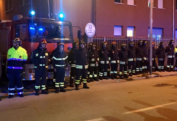 Cairo ricorda i vigili del fuoco deceduti nell'esplosione a Quargnento (FOTO e VIDEO)