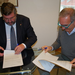 La firma dell'accordo