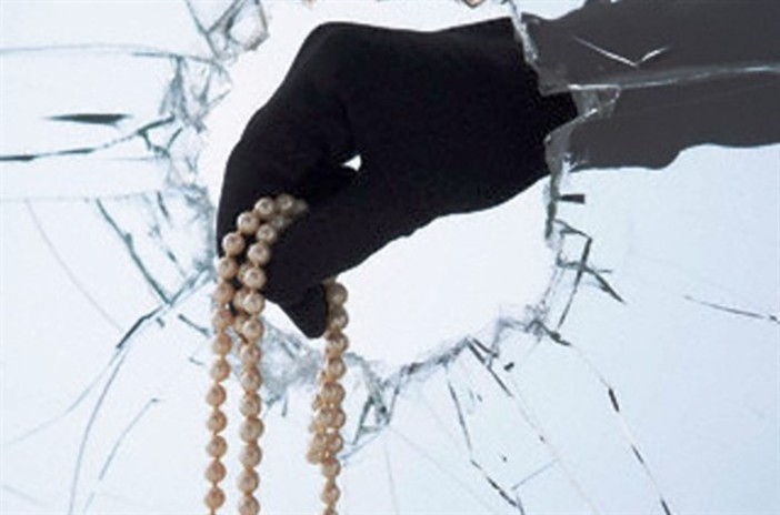 Sgominata la banda delle gioiellerie