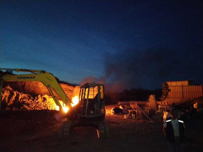 Contrasto alla combustione illecita di rifiuti nella Piana di Albenga: due persone denunciate