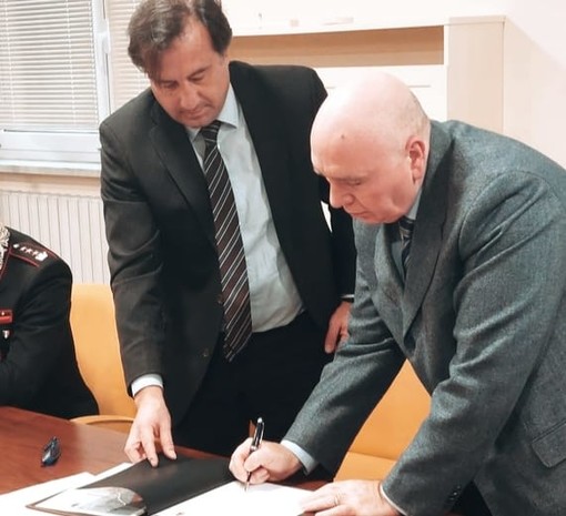 Bimbo con due mamme registrato a Savona: segnalazione inviata al Procuratore della Repubblica Bimbo con due mamme registrato a Savona: segnalazione inviata al Procuratore della Repubblica