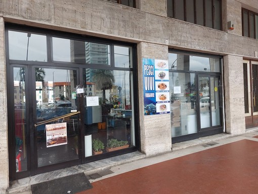 Savona, sigilli della Procura nel ristorante “Pesci Vivi” di via Gramsci (FOTO)