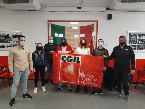 Savona, assemblea dei rider savonesi in Cgil: "Vogliamo contratti adeguati" Savona, assemblea dei rider savonesi in Cgil: "Vogliamo contratti adeguati"