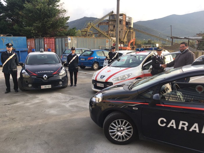 Automedica rubata a Ceriale: preso a Calvisio dai carabinieri il ladro (FOTO) Automedica rubata a Ceriale: preso a Calvisio dai carabinieri il ladro (FOTO)