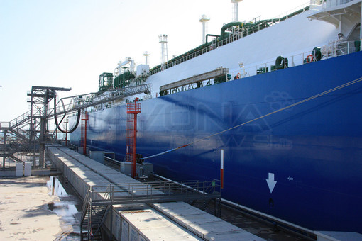 Rigassificatore, tecnici Snam in Val Bormida per discutere gli espropri. La rabbia dei sindaci di Altare e Carcare: "Non ci hanno avvertito, siamo stati informati dai cittadini"