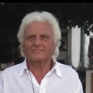 Addio all'imprenditore cebano Giulio Renna, il figlio Luca gestisce uno stabilimento balneare a Finale Ligure